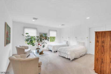 3 Bayview Terrace Green Brook NJ 08812