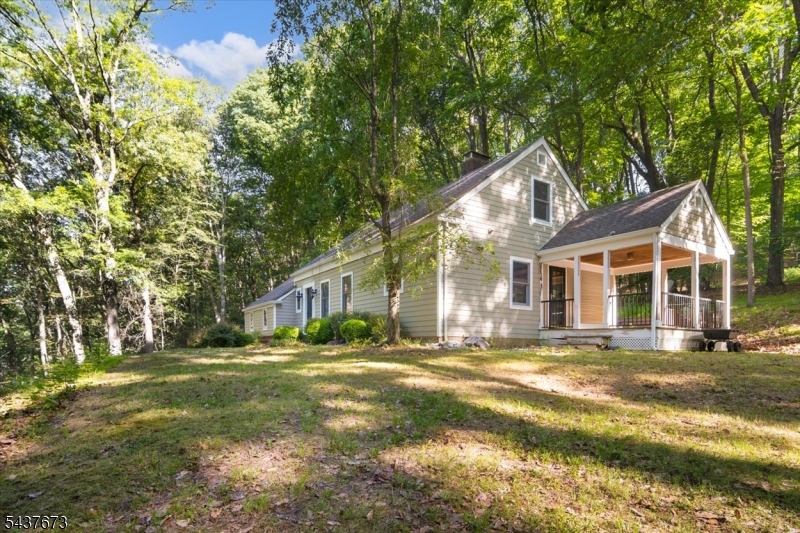 15 Burrell Road Tewksbury NJ 08833