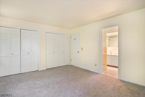 15 Burrell Road Tewksbury NJ 08833