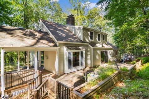 15 Burrell Road Tewksbury NJ 08833