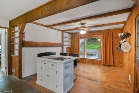 15 Burrell Road Tewksbury NJ 08833