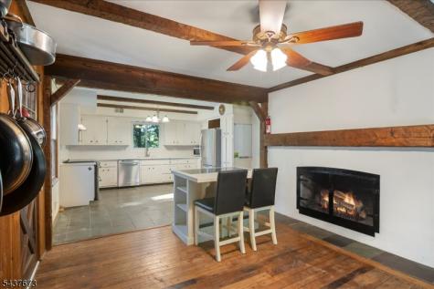 15 Burrell Road Tewksbury NJ 08833