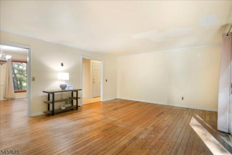 15 Burrell Road Tewksbury NJ 08833