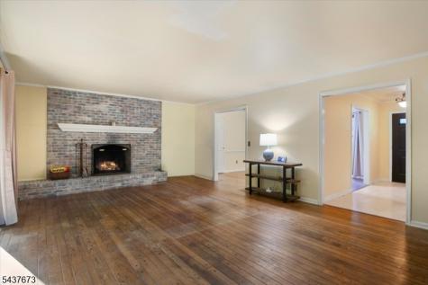 15 Burrell Road Tewksbury NJ 08833