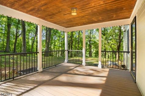 15 Burrell Road Tewksbury NJ 08833