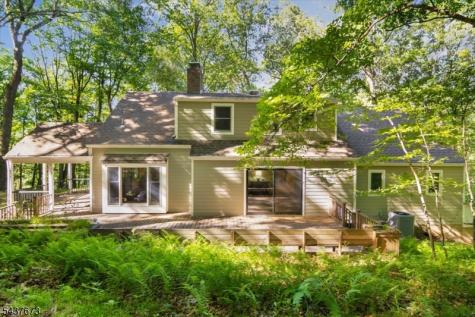 15 Burrell Road Tewksbury NJ 08833