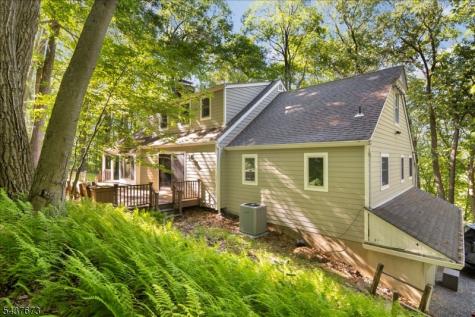 15 Burrell Road Tewksbury NJ 08833