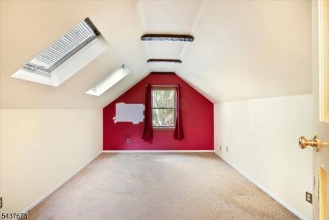 15 Burrell Road Tewksbury NJ 08833