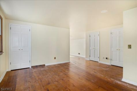 15 Burrell Road Tewksbury NJ 08833