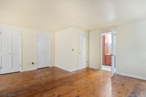 15 Burrell Road Tewksbury NJ 08833