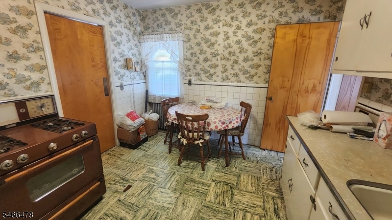 509 Thompson Avenue Roselle NJ 07203