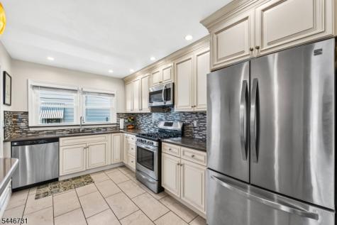 5 Gaston Avenue Raritan NJ 08869