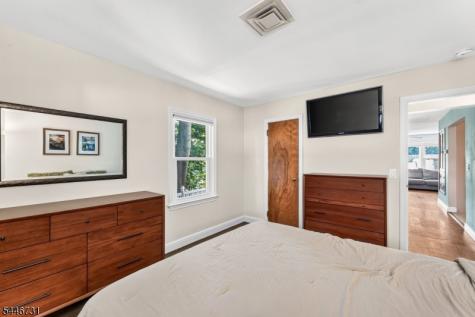 5 Gaston Avenue Raritan NJ 08869