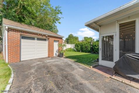 5 Gaston Avenue Raritan NJ 08869