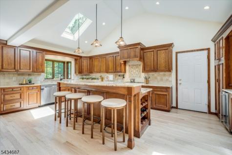 48 Rainbow Trail Mountain Lakes NJ 07046