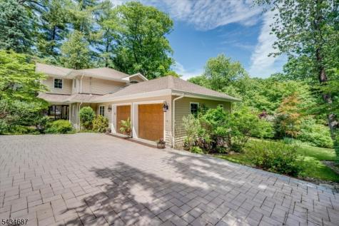 48 Rainbow Trail Mountain Lakes NJ 07046