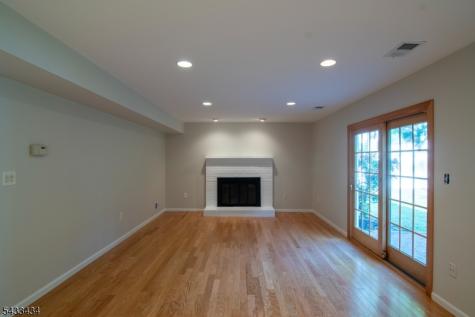 8 Liberty Lane Franklin NJ 08873