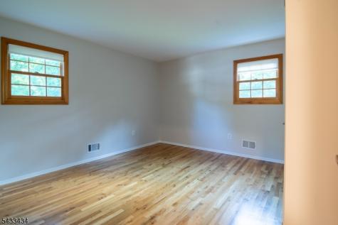 8 Liberty Lane Franklin NJ 08873