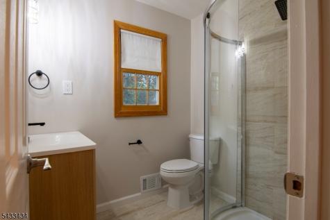 8 Liberty Lane Franklin NJ 08873