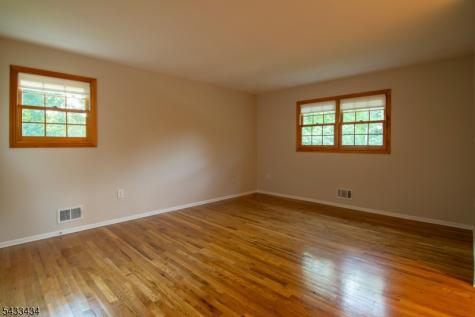 8 Liberty Lane Franklin NJ 08873