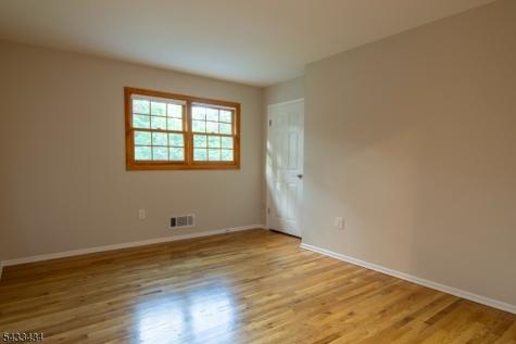 8 Liberty Lane Franklin NJ 08873
