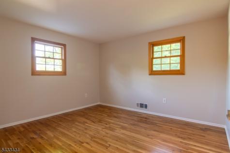 8 Liberty Lane Franklin NJ 08873