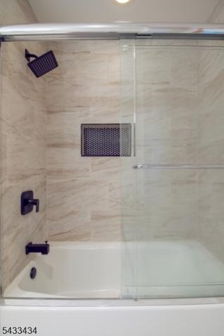 8 Liberty Lane Franklin NJ 08873