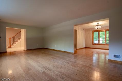 8 Liberty Lane Franklin NJ 08873