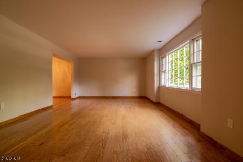 8 Liberty Lane Franklin NJ 08873