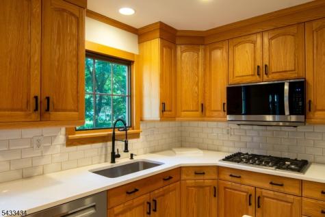 8 Liberty Lane Franklin NJ 08873