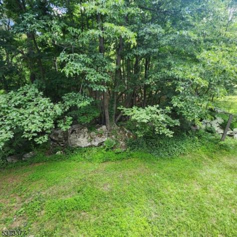 28 Lakeside Drive NW Vernon NJ 07461
