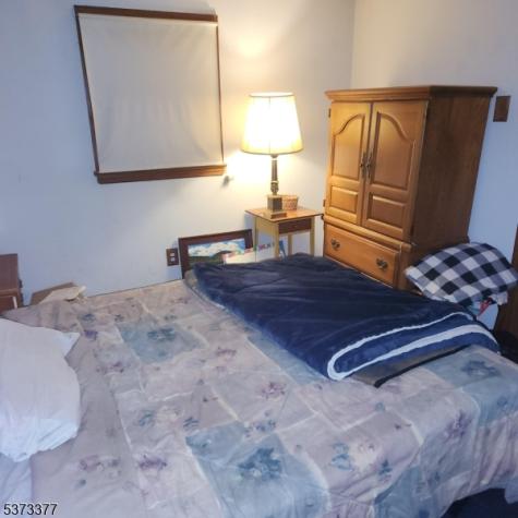 28 Lakeside Drive NW Vernon NJ 07461