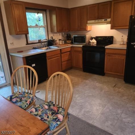 28 Lakeside Drive NW Vernon NJ 07461