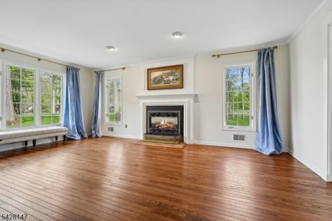 4 Flintlock Road Readington NJ 08822