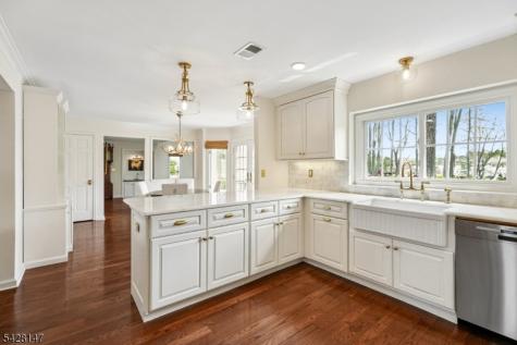 4 Flintlock Road Readington NJ 08822