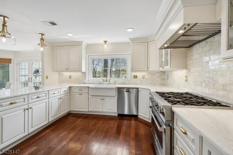 4 Flintlock Road Readington NJ 08822