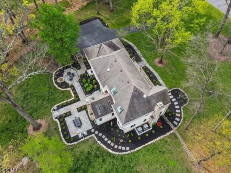 4 Flintlock Road Readington NJ 08822