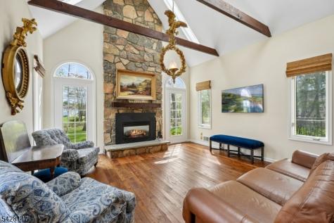 4 Flintlock Road Readington NJ 08822