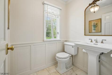 4 Flintlock Road Readington NJ 08822