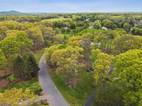 4 Flintlock Road Readington NJ 08822