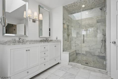 4 Flintlock Road Readington NJ 08822