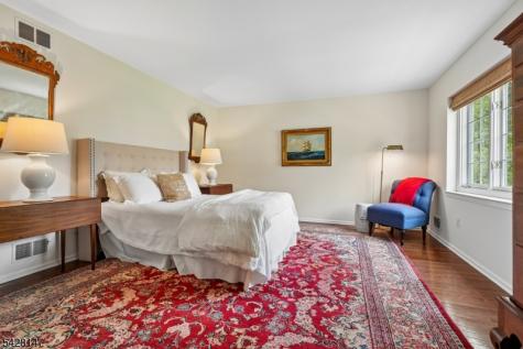4 Flintlock Road Readington NJ 08822