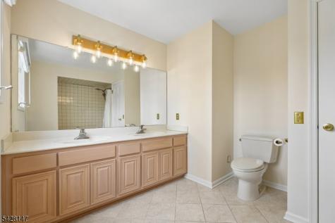 4 Flintlock Road Readington NJ 08822