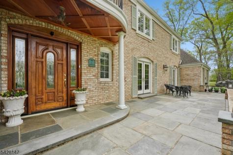 4 Flintlock Road Readington NJ 08822