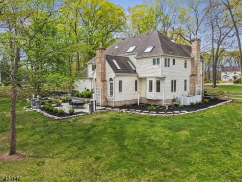 4 Flintlock Road Readington NJ 08822