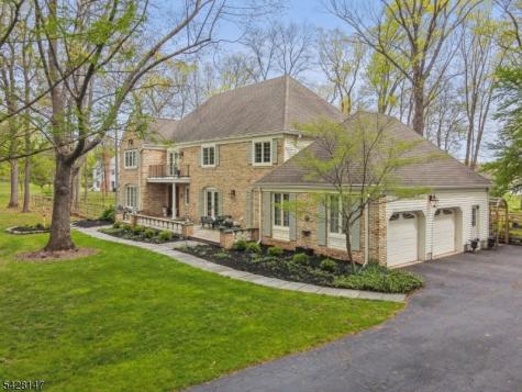 4 Flintlock Road Readington NJ 08822