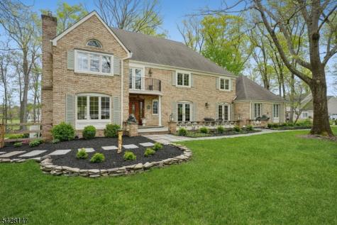 4 Flintlock Road Readington NJ 08822