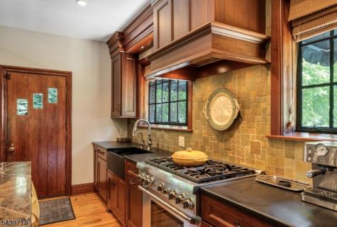 10 Cedar Street Bernards NJ 07920