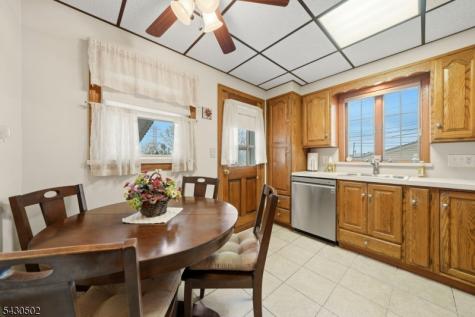32 Crestwood Avenue Nutley NJ 07110