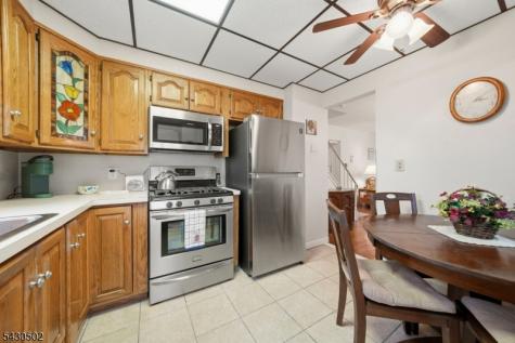 32 Crestwood Avenue Nutley NJ 07110
